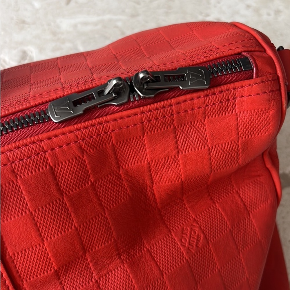 Authentic Louis Vuitton Duffle red/orange duffle - Picture 4 of 8